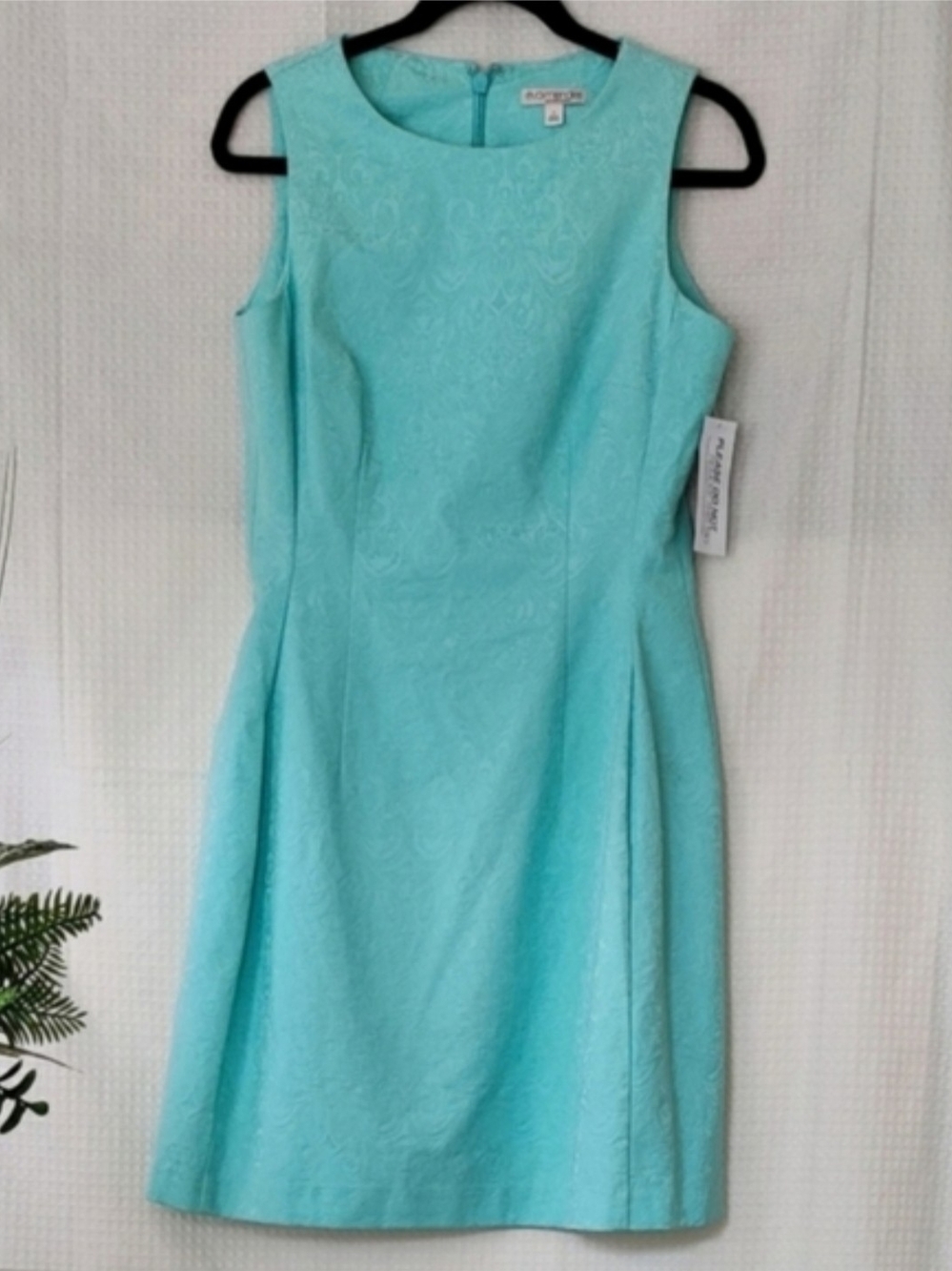 Eva Mendes New York & Company Aqua Sleeveless,  Knee Length Dress Size 6